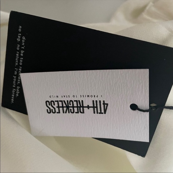 4th + Reckless one shoulder jumpsuit with tie side detail in white - Picture 5 of 5